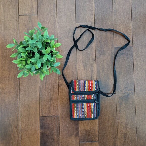3/$20 NAVAJO KNIT VINTAGE MINI CROSSBODY BAG - Picture 1 of 4